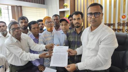 কলমাকান্দায় ক্ষতিগ্রস্ত কৃষক-বর্গাচাষীদের ক্ষতিপূরনের দাবিতে প্রধানমন্ত্রীর কাছে স্মারকলিপি