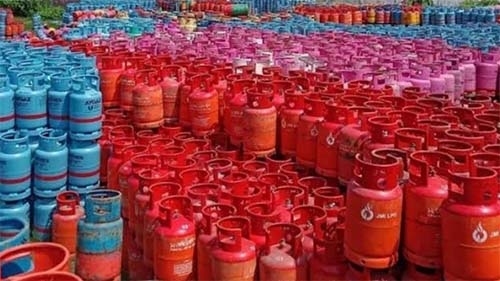 ১২ কেজি এলপিজি সিলিন্ডারে দাম কমল ৩৫৭ টাকা