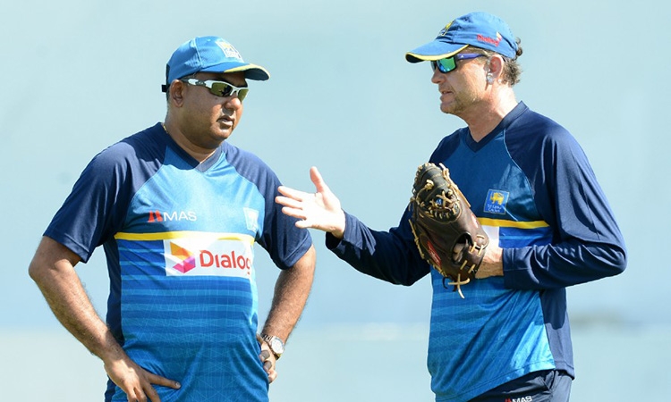 Sri Lanka coach steps down