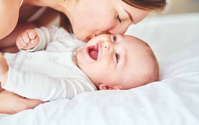 Babies can predict people's behaviour at just eight months old 