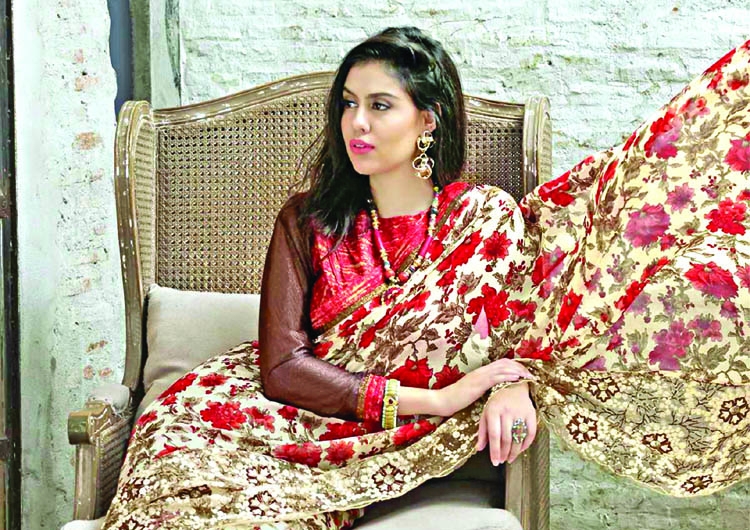 Make a fashion statement with handlooms this festive season