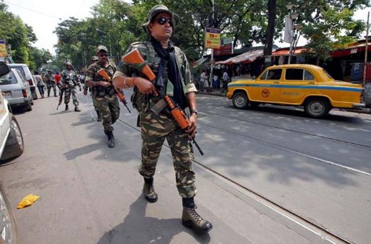 Soldiers patrol Kolkata after election violence