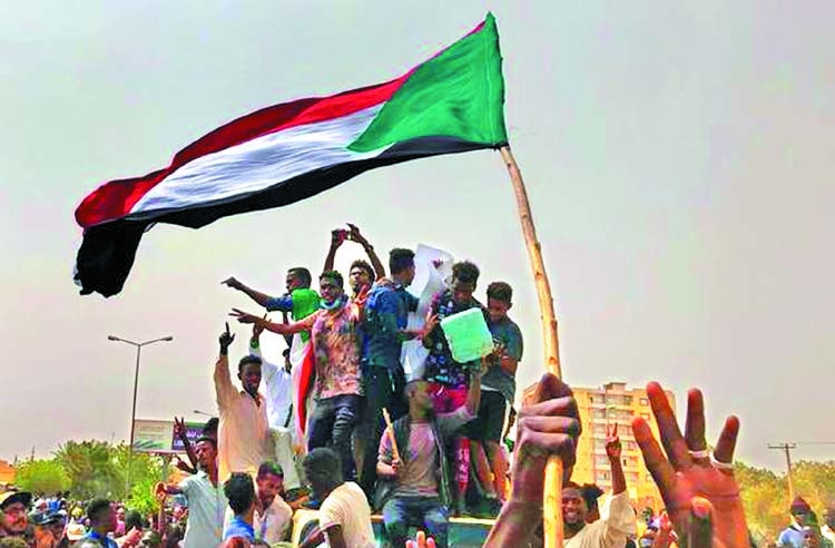 Sudan military, protesters to sign political deal