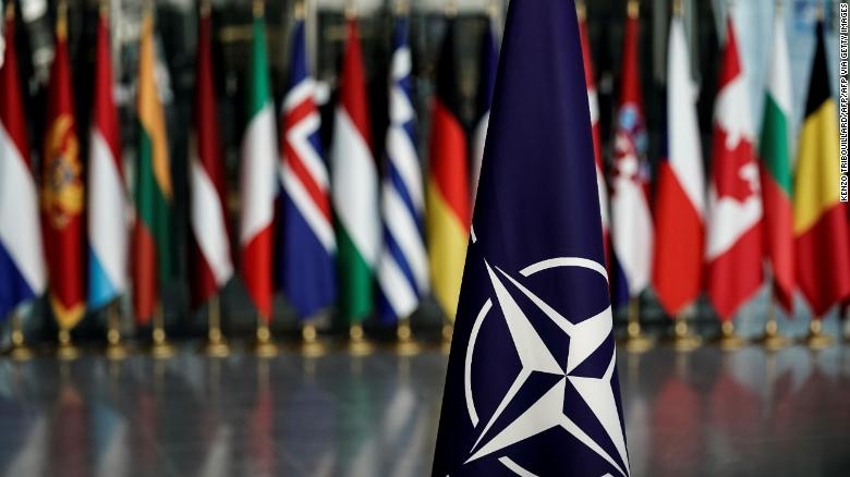 Nato leaders gather as alliance’s cracks show