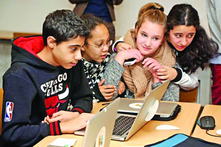  Talking to teenagers on online safety