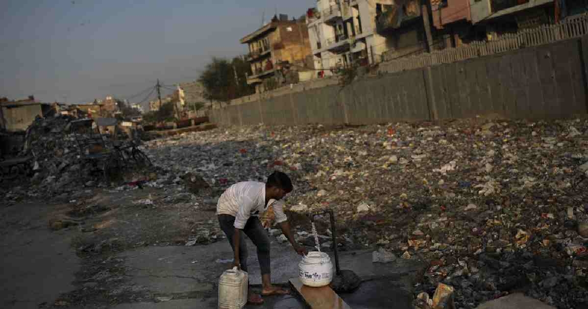 Lack of clean water for India's poor spawns virus concerns