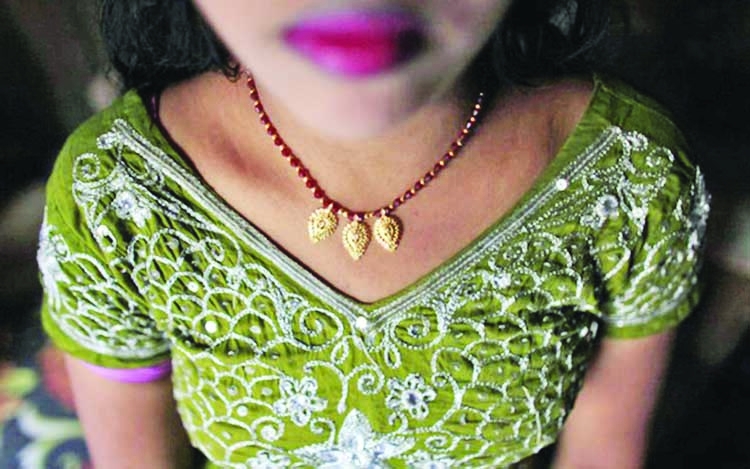 Bangladesh vows  to help virus-hit  sex workers