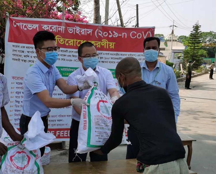New Hope Limited distributes relief  in Sreepur