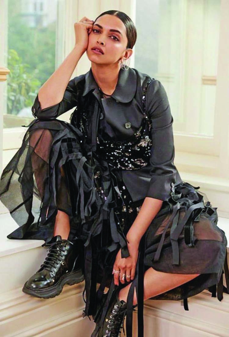 Deepika interrogated about 2017 drug chats