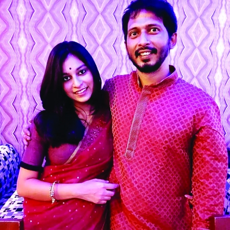  Arnob ties knot with Sunidhi in Kolkata