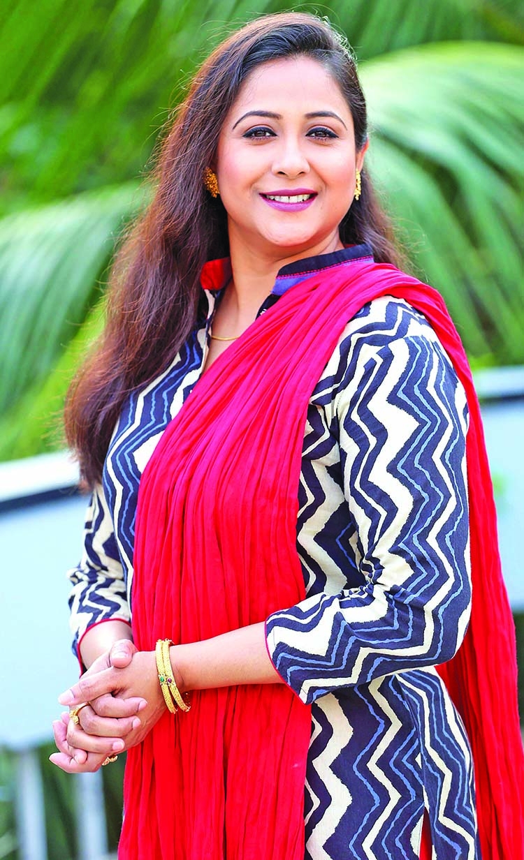 Farzana Chumki returns to theatre play only.
