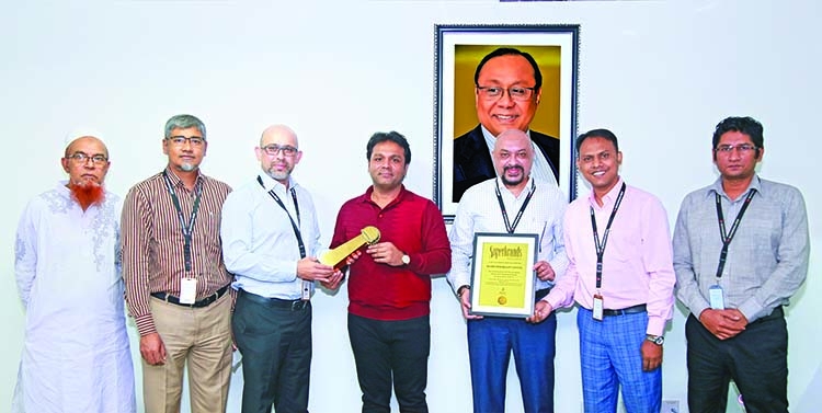 Bashundhara Group wins 'Superbrands' award for LP Gas