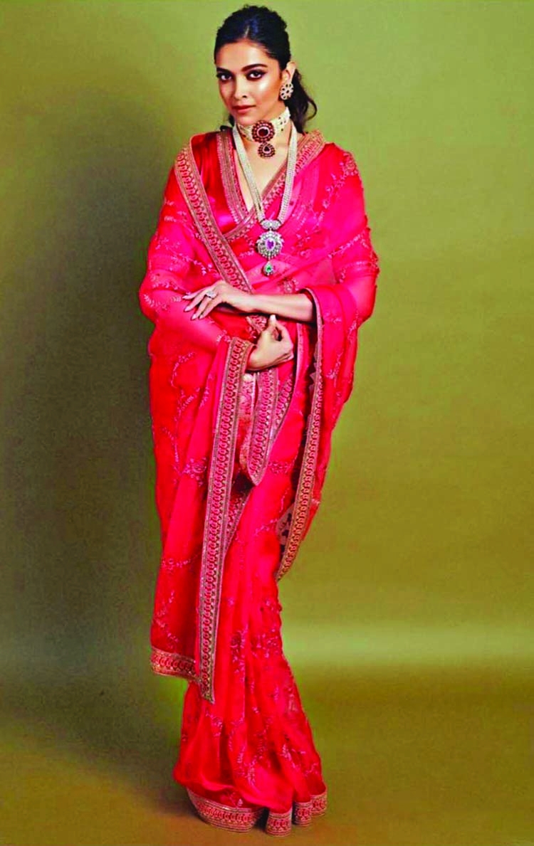 Deepika makes it to 'Authentic Smiles of People of World' exhib at Athens airport