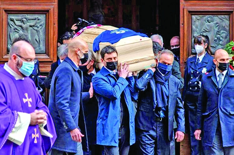 Thousands attend Rossi's funeral 