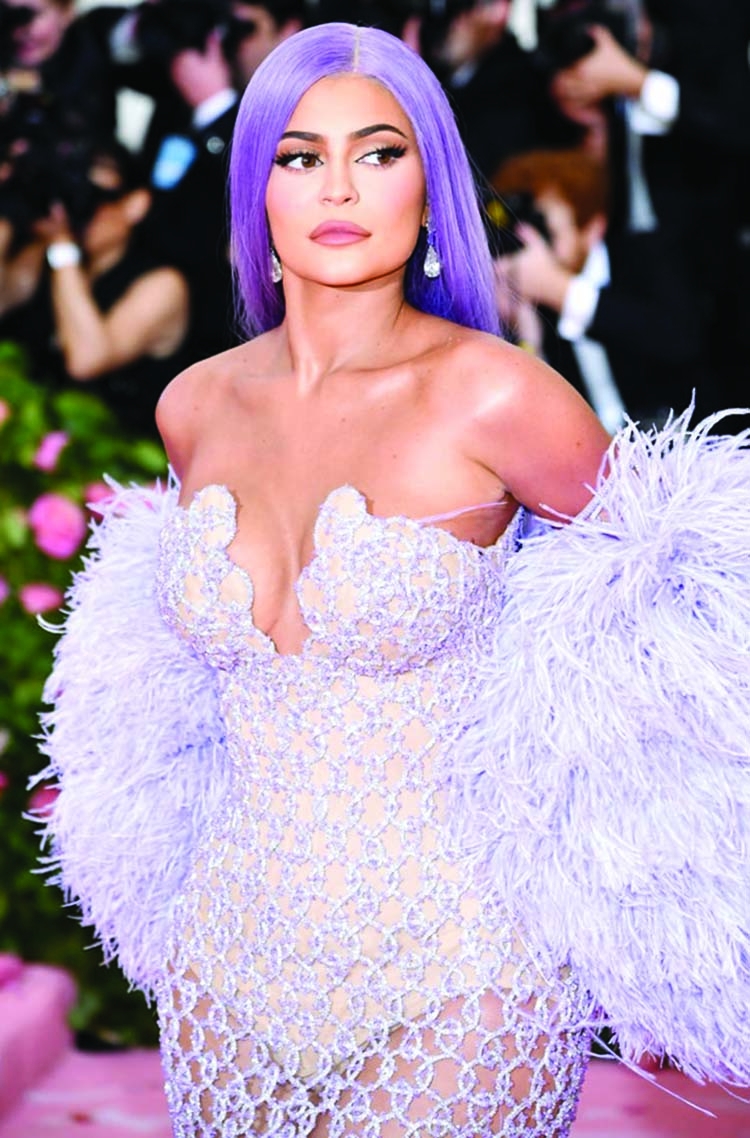 Kylie flaunts her hair during holiday in LA