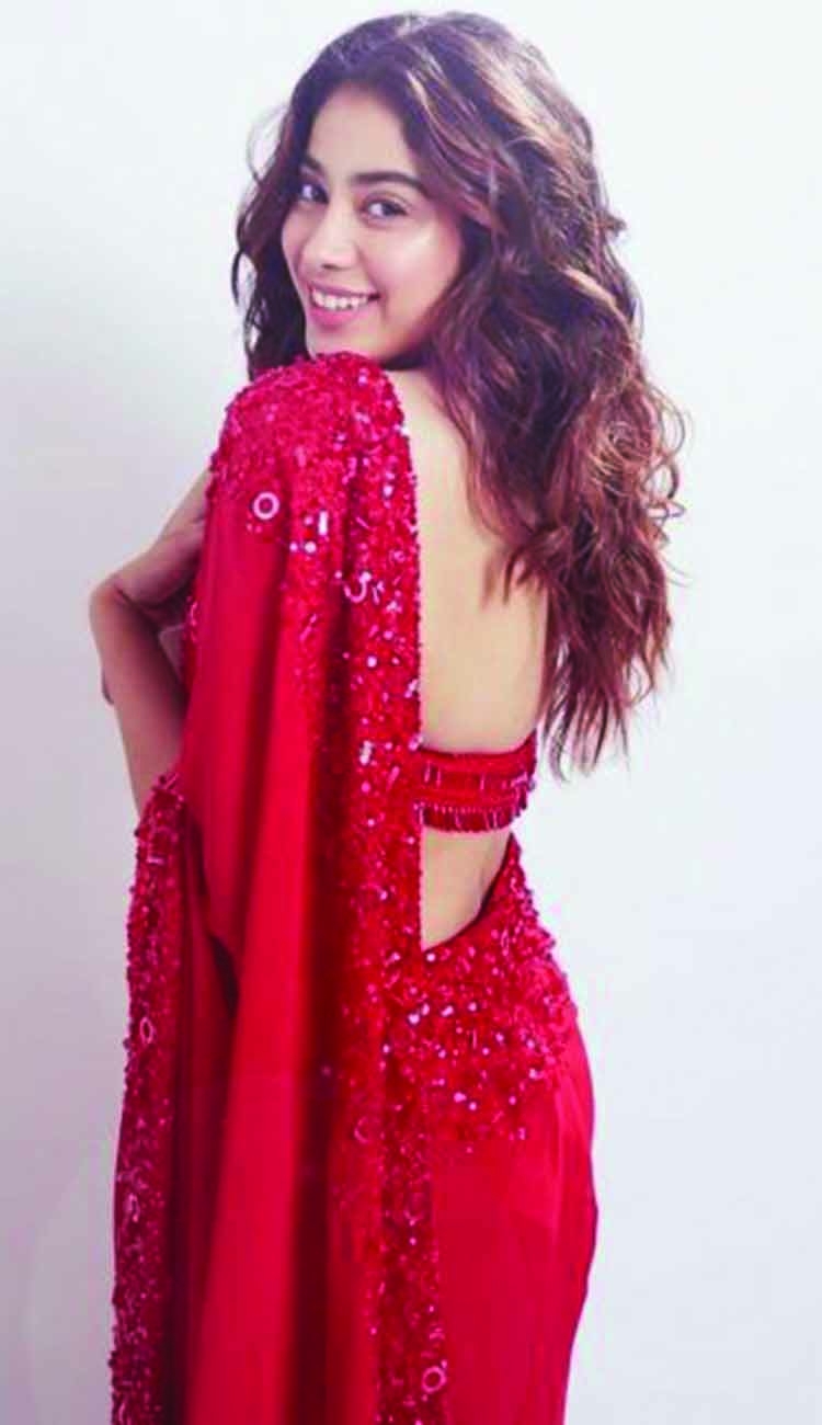 Janhvi's first look from 'Good Luck Jerry' is out
