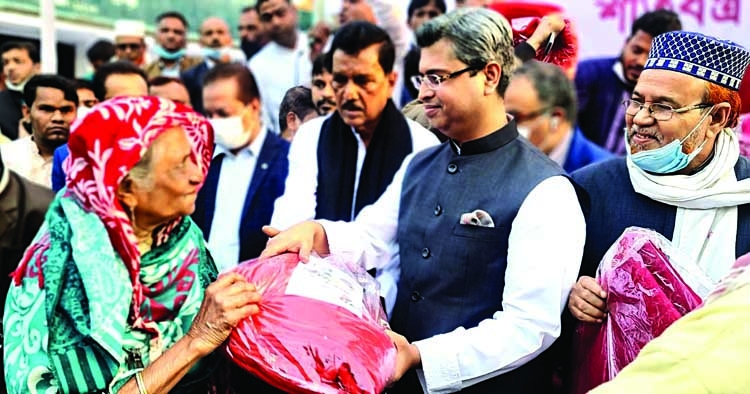 Sheikh Fazle Fahim  distributes winter clothes