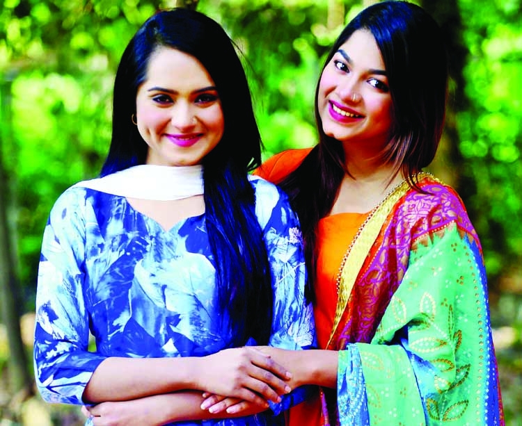 Keya Payel, Parsa Evana busy with acting