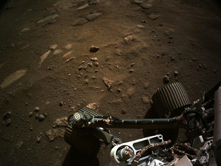 Nasa releases panorama taken by Mars rover