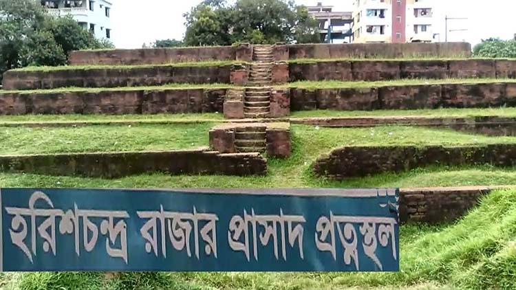 King Harish Chandra mound palace