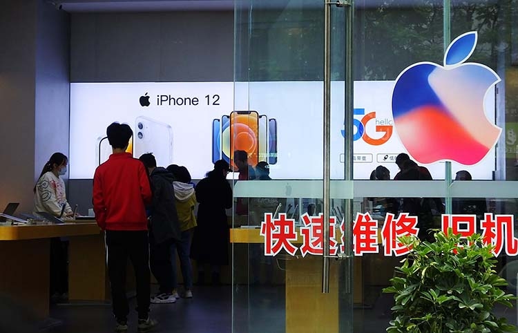 Apple criticized for storing data inside China