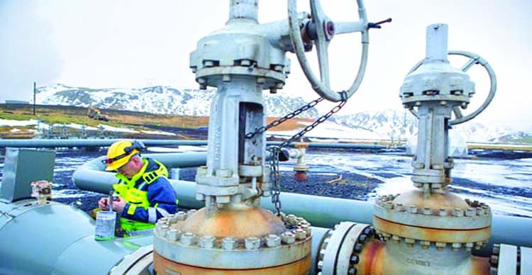 World's biggest machine capturing carbon from air turned on in Iceland