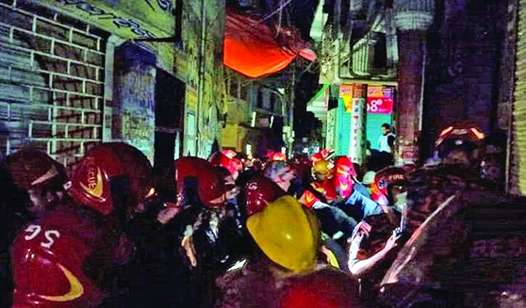 Chawkbazar building fire under control | The Asian Age Online, Bangladesh