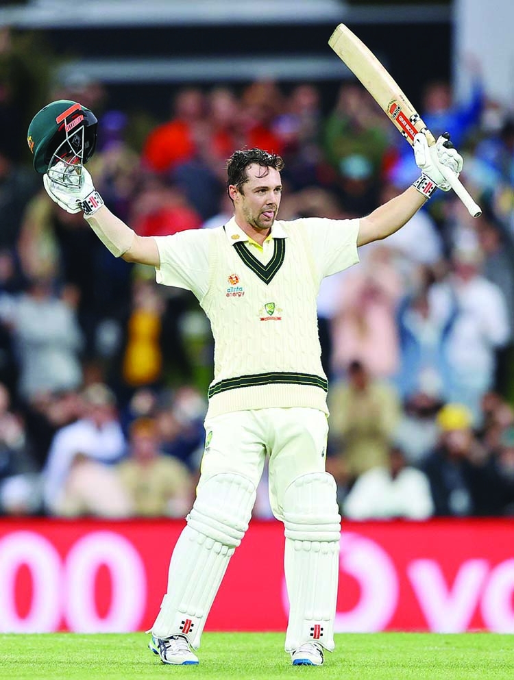Head puts Aussies on top with 101 
