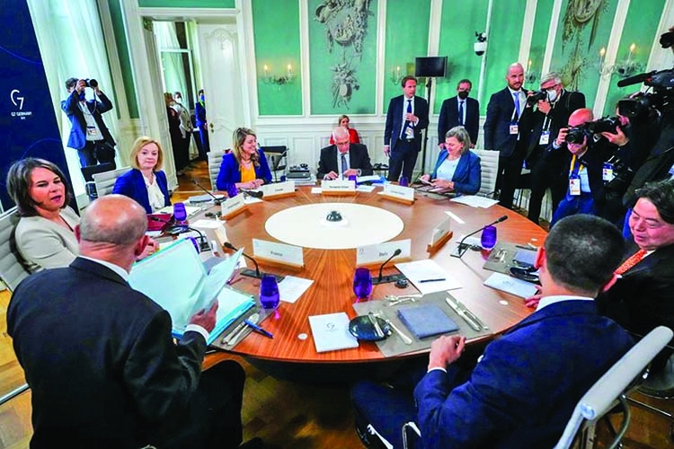 G7 foreign ministers vow to continue economic pressure on Russia