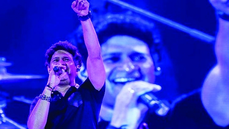 Tributes pour in for popular singer KK