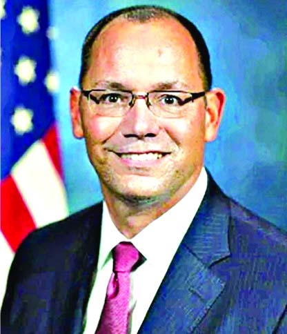 US doesn't force countries to choose sides: Envoy