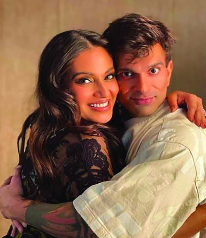 Bipasha Basu and Karan Singh share first pic with Daughter