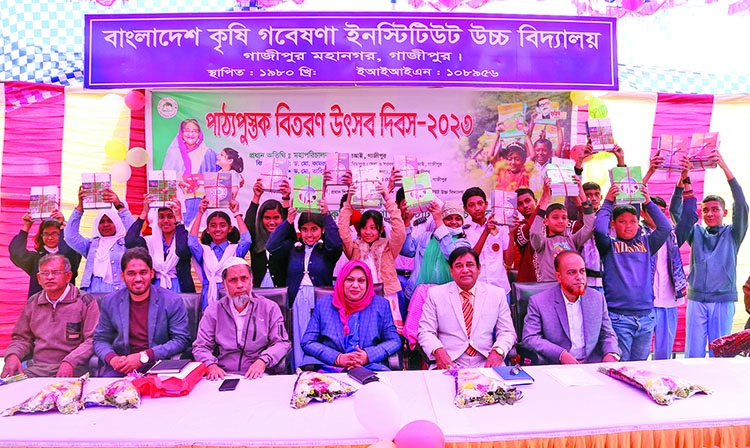 New books distribution held at Gazipur's BARI