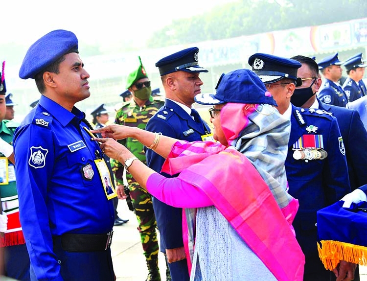 PBI officer SI Saleh receives BPM from PM | The Asian Age Online ...