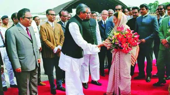 When Indira Gandhi Received Bangabandhu at Palam