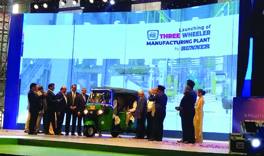 Runner's CNG-run three-wheeler hits market