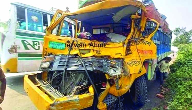 15 killed in truck-pickup collision in Sylhet
