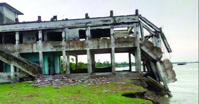 Jamuna banks erosion washes away 50 establishments in Sirajganj
