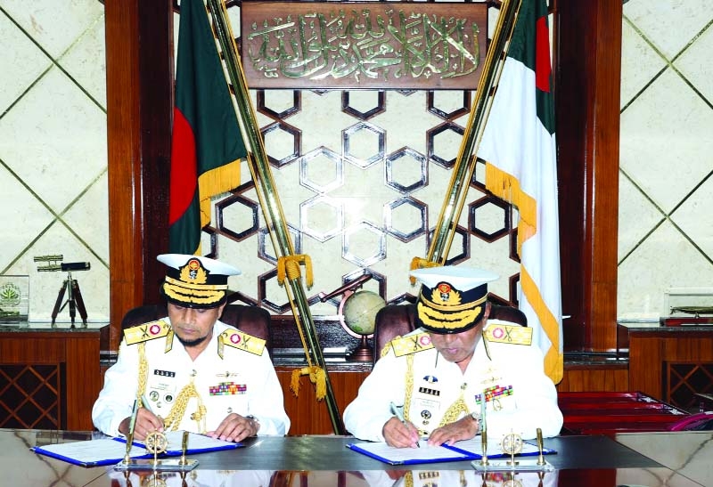 Vice Admiral M Nazmul Hassan takes charge of new CNS