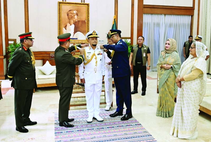 CNS M Nazmul Hassan promoted to Admiral