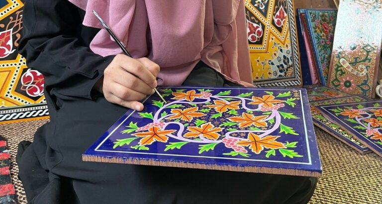 Traditional Art Of Paper Mache Inspires Youth In Kashmir And Brings Income To Artists