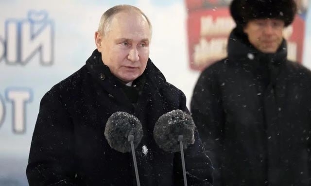 Newly confident Putin faces the press and Russian people