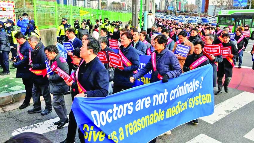South Korean doctors face arrest if they do not end strike 