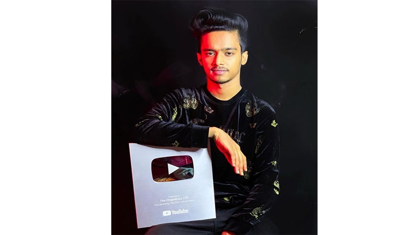 Khan Bijoy aspires to be a successful entrepreneur in the future