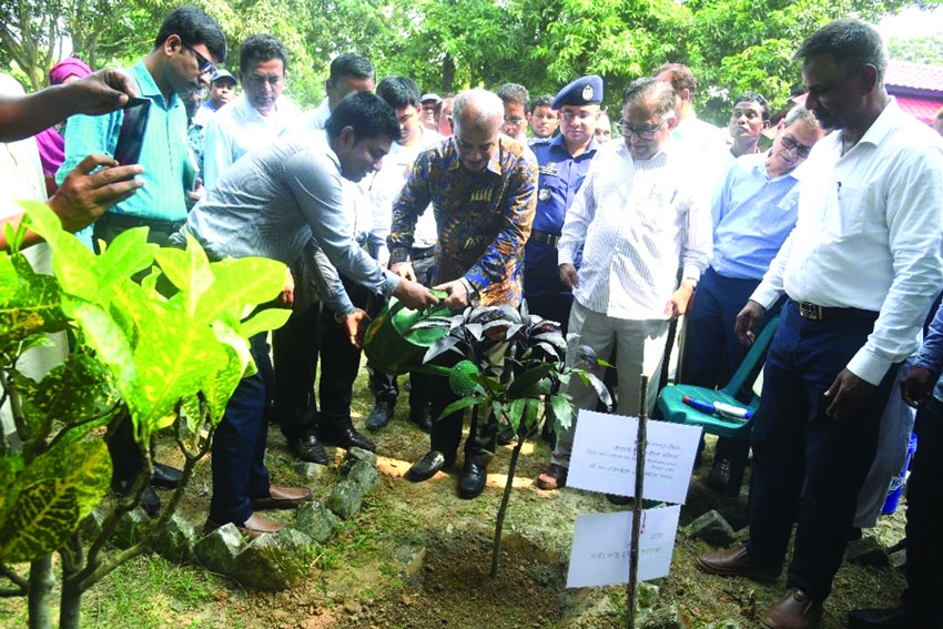 'Barind development programs need to serve farmers' interest'