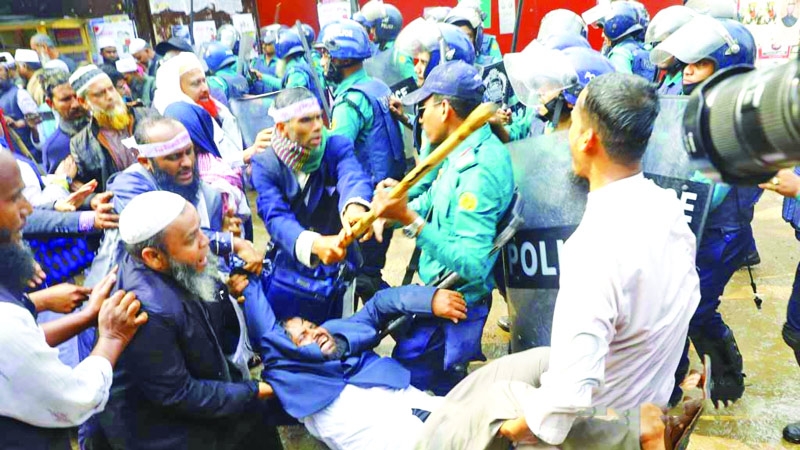 Police use batons to disperse march by madrasa teachers 