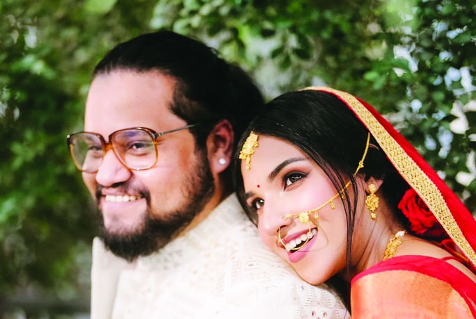 Raba Khan ties the knot with music director Arafat Mohsin