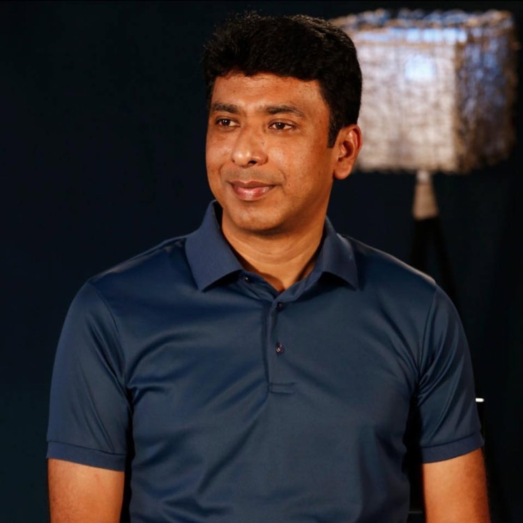 Ahmed Pipul Honored with Best Journalist Award 
