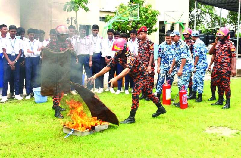 Workshop on rescue, fire extinguishing  held in Mongla