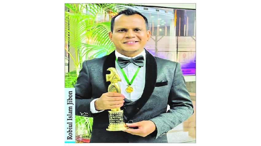 'I dedicate the award to my mother'